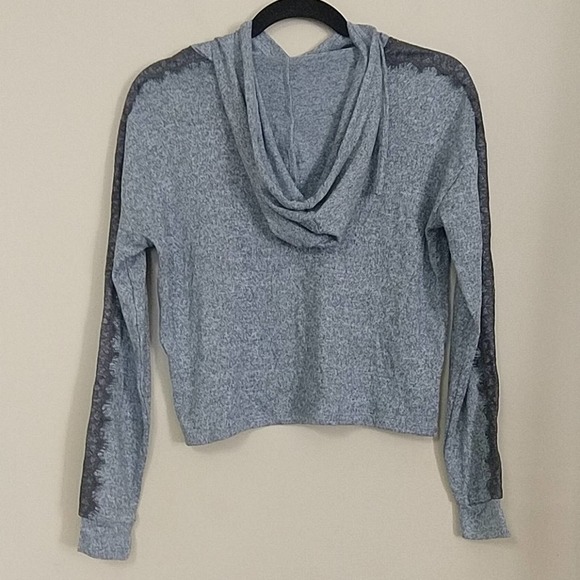 Ultra Flirt Marled Lace Trim Hooded Pullover Top - Picture 4 of 7